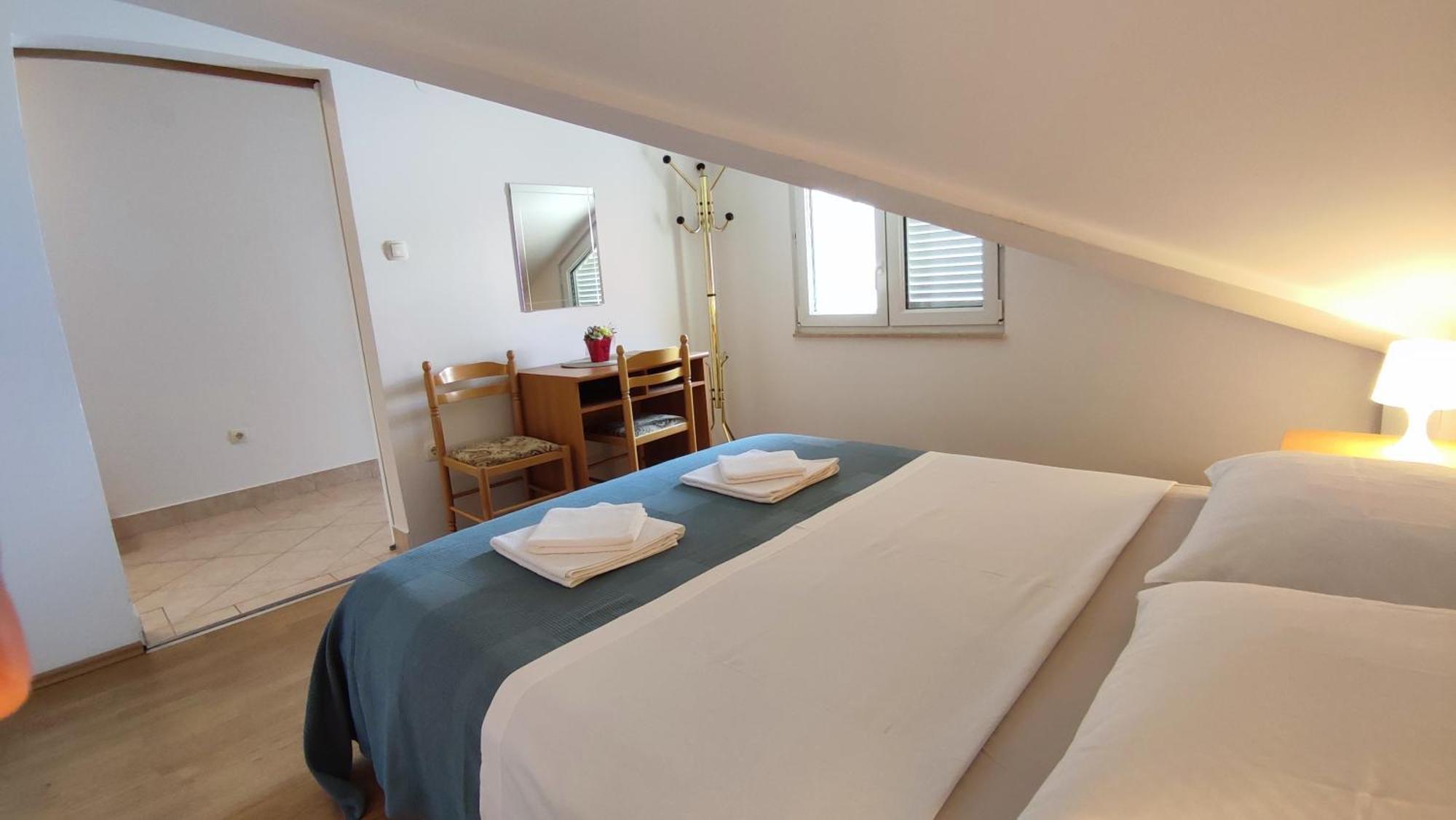 3 Palms Apartment *