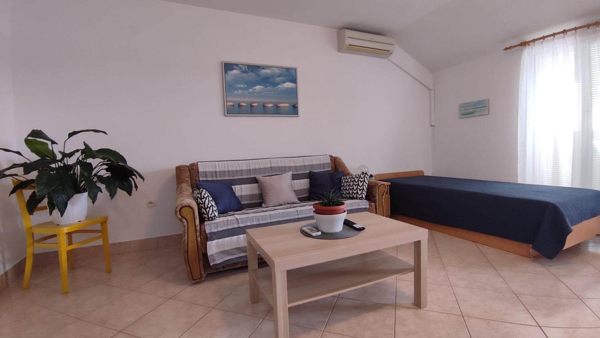 3 Palms Apartment